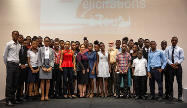 Le 21 septembre, à Port-au-Prince, la MINUJUSTH célébrait la journée internationale de la paix avec la cérémonie d’annonce des résultats du concours #IlEtaitUneFABLE. © Leonora Baumann / UN / MINUJUSTH, 2018