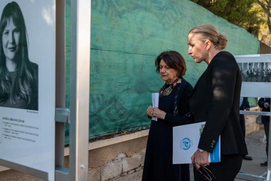 USG DiCarlo views an exhibit.