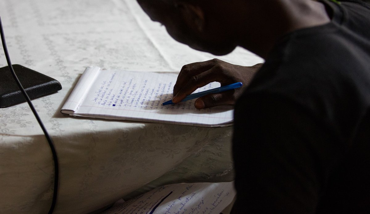 Au sein de la Commission nationale haïtienne de coopération avec l'Unesco (CNHCU), la MINUJUSTH a dévoilé les 33 fables produites pas des enfants dans le cadre de son concours #IlÉtaitUneFABLE. © Leonora Baumann / UN / MINUJUSTH, 2018